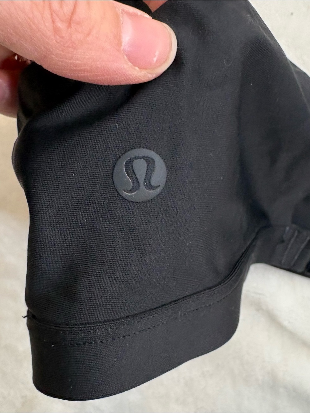 Lululemon Swim Black Bikini Top Size 6 removable cups - Picture 3 of 6